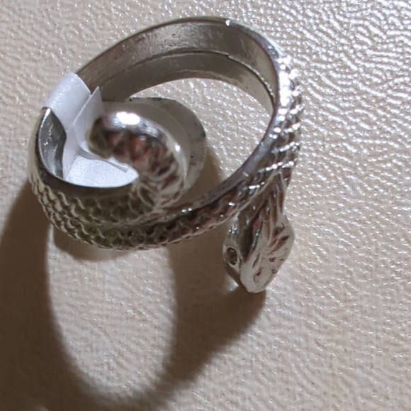 Snake Ring Cleopatra Style Size 8 NWT Stainless Steel - Picture 4 of 7